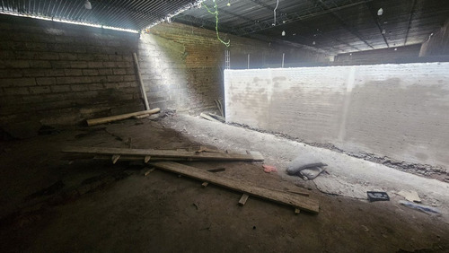 Alquiler Galpón De 282 M² - B° Castañeda