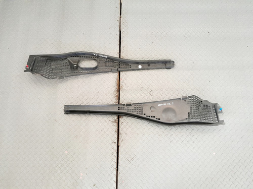 Rejillas Tolva Parabrisas Renault Sandero Stepway 2010-2015 (Usado)