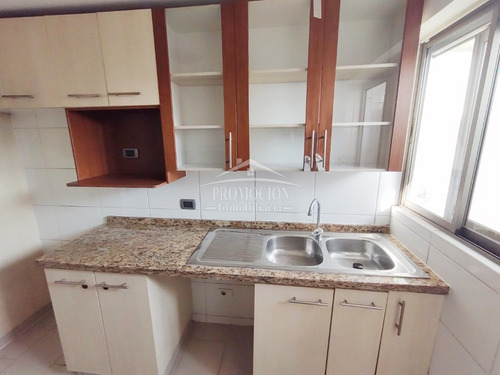 Excelente Ubicación! 3 Habitaciones 2 Baños + 1 Est 1 Bod