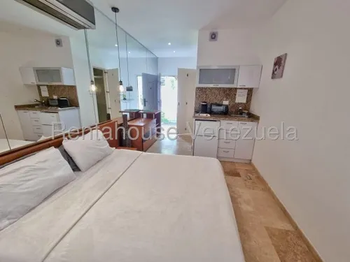Agp Fascinante Casa Duplex, Remodelada Con Acabados De Primera En Venta, Con Anexo En Sorocaima 25-13153 Ys