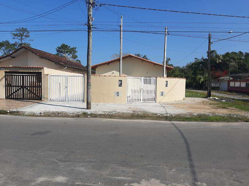 Casa Nova Em Mongaguá! Imóvel Com 3 Dormitórios!ref.: 8421 E