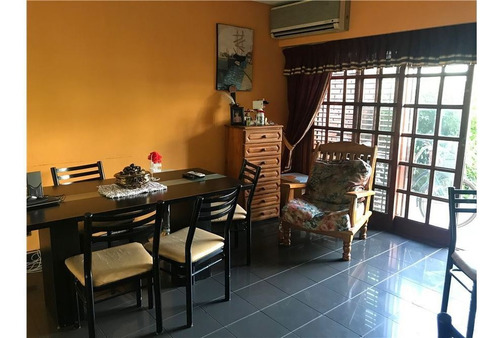 Imagen 4 de 18 de Casa Jardín Quincho Pileta 4 Dormitorios Cochera