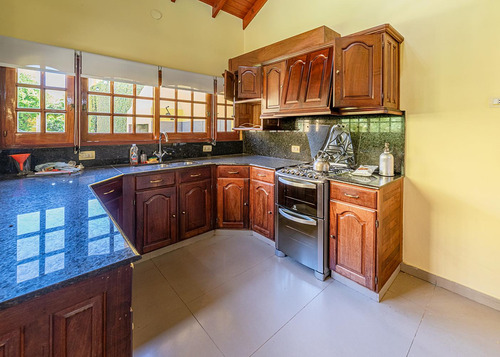 Venta Casa En Piñeyro Sobre Lote Propio