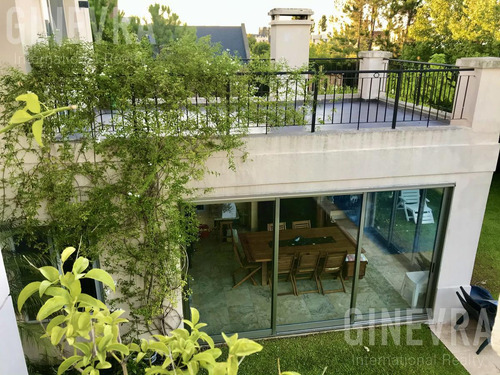 Casa En Venta En Nordelta Barrio El Golf