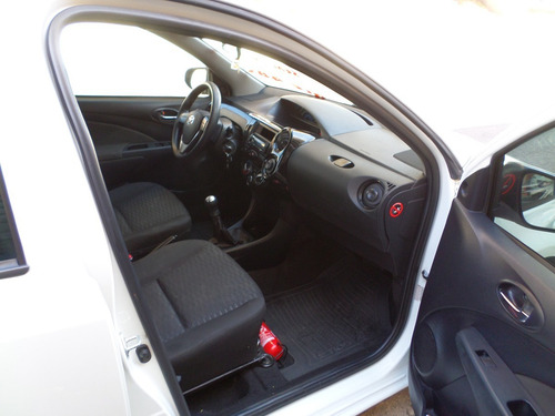 Imagem 8 de 9 de Toyota Etios X 1.3 16v Flex 2016/2016