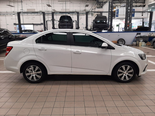 Imagen 8 de 15 de Chevrolet Sonic 2017 1.6 Premier At