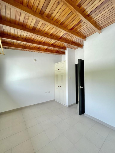 Imagen 5 de 10 de Casa En La Castellana Moderna
