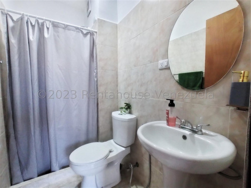Moderno Apartamento En Venta Concepto Amerciano Remodelado Conjunto Privado Las Carolinas Turmero Vigilancia Pozo Estef 24-3492