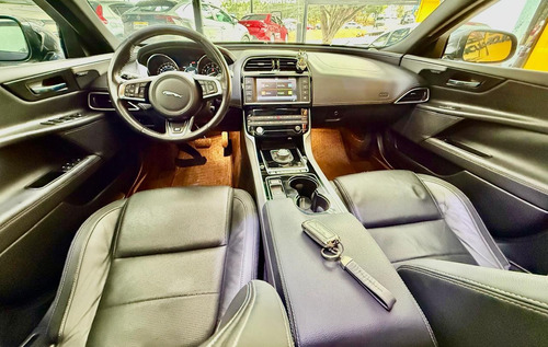 Jaguar XE 2.0 16V SI4 TURBO GASOLINA R-SPORT 4P AUTOMÁTICO