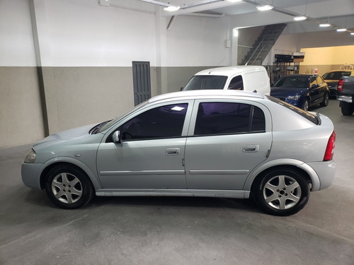 Imagen 9 de 13 de Chevrolet Astra 2010 2.0 Gl Famaautos