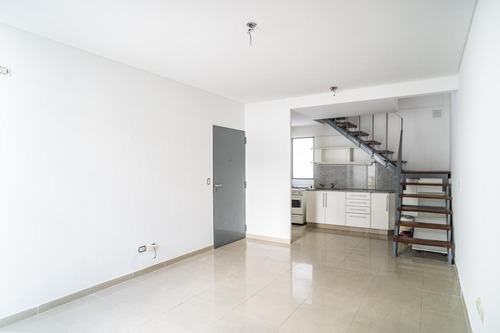 Departamento - Venta - Colegiales - 2 Ambientes - Con Jardin