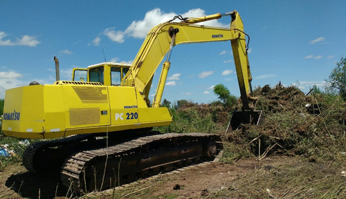 Excavadora Komatsu Pc 220