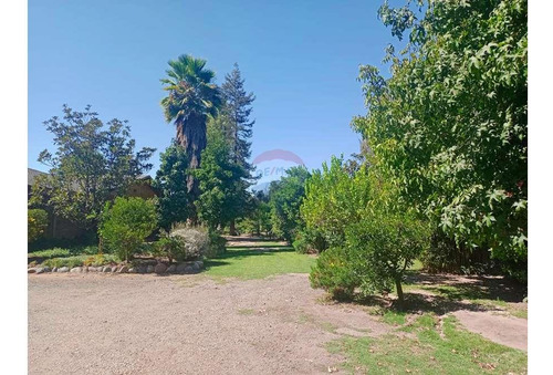 Venta De Hermosa Parcela Con Gran Casa Con Cava!!