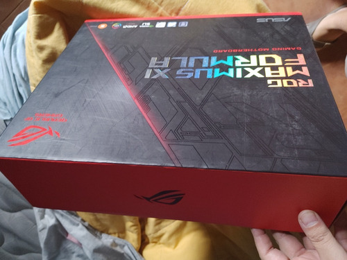 Imagen 2 de 9 de I7-9700kf + Maximus Xi Formula + 32gb Ram+wc 360mm