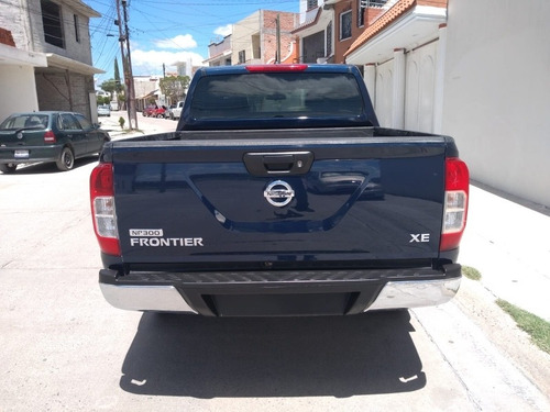 Imagen 3 de 12 de Nissan Np300 Frontier 2019 2.5 Le Aa Mt