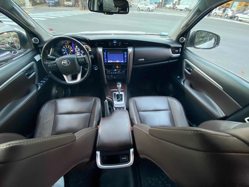 Imagen 15 de 16 de Toyota Sw4 2019 2.8 Srx 177cv 4x4 7as At