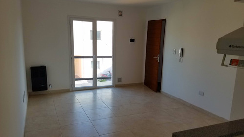 Imagen 3 de 14 de Particular Vende Excelente Departamento A Estrenar En Tandil