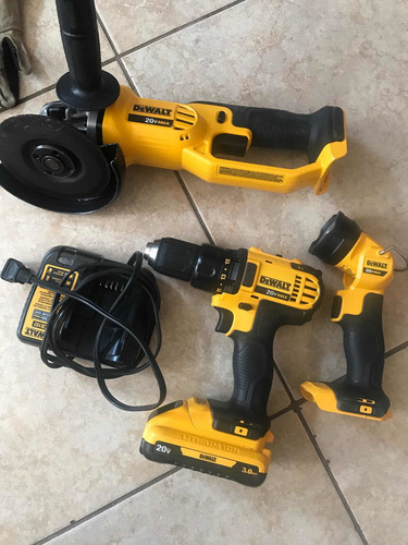 Dewalt 20v Esmeriladora, Bafer, Lámpara Y Taladro 20v (Usado)