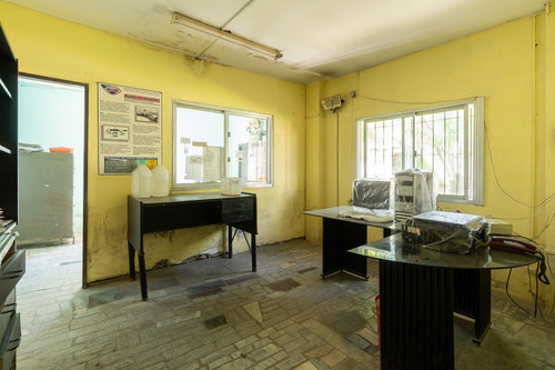 Imagen 18 de 30 de Venta De Excelente Predio En Lomas De Zamora A/c