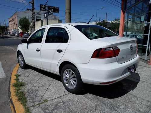 Volkswagen Voyage 1.6 Comfortline Plus 101cv 2014