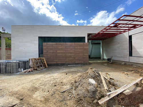 Imagen 10 de 15 de Se Vende Casa 3000m² 5h/5b/12p Cerro Verde