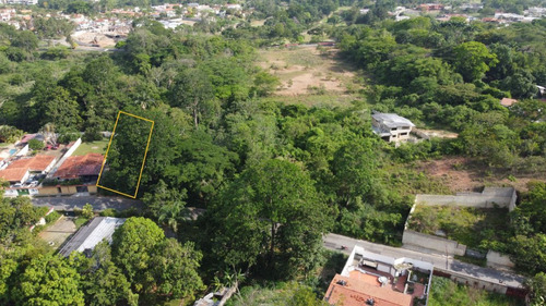 En Venta Terreno De 1243mts, Excelente VĂas De Acceso, Zona Residencial Ubicado En Urb. Colinas De Guataparo, Valencia