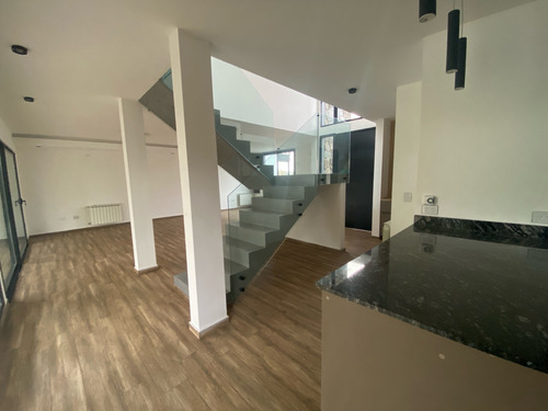 Las Cañitas Casa En Venta 3d Y Pileta