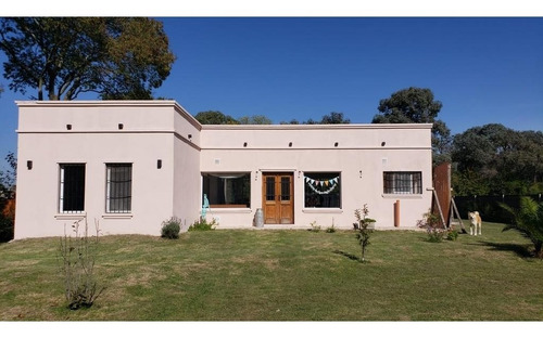 Imagen 1 de 13 de Hermosa Casa Quinta Sobre Lote De 2085 Mts2. Pontevedra