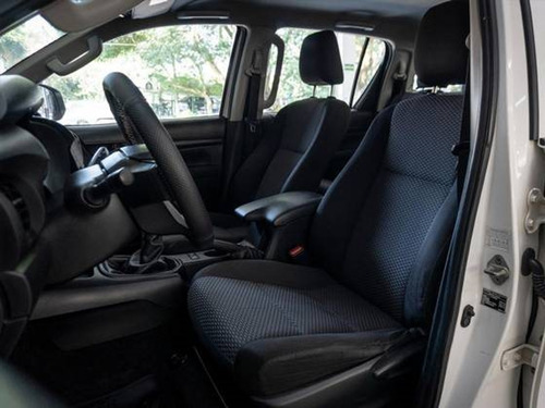Toyota Hilux 2.8 POWER PACK 4X4 CD 16V DIESEL 4P MANUAL