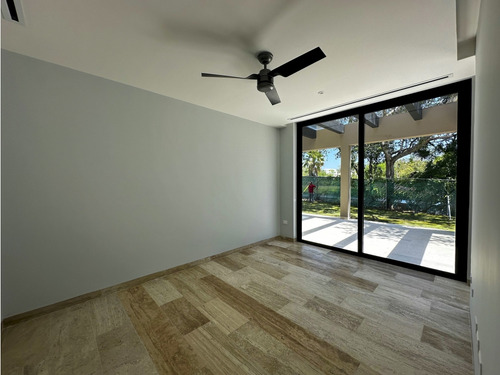 Renta De Residencia En Yucatán Country Club, A Estrenar