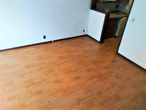 Imagen 4 de 6 de Venta Monoambiente Con Renta Piso Alto Gastos Bajos Pocitos Montevideo