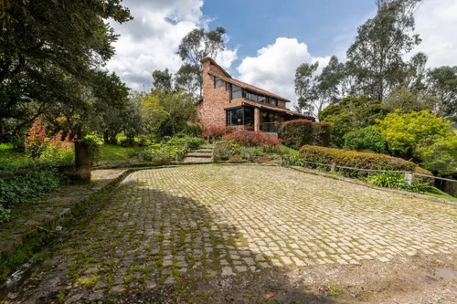 Casa En Venta En La Calera. Cod V9446