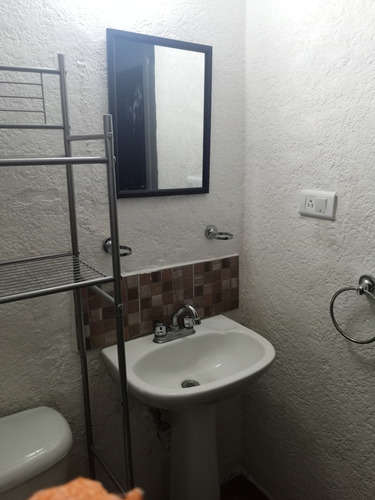 Imagen 6 de 10 de Casa Cuadruplex, 3 Recámaras, Sala Comedor Cocina, Baño