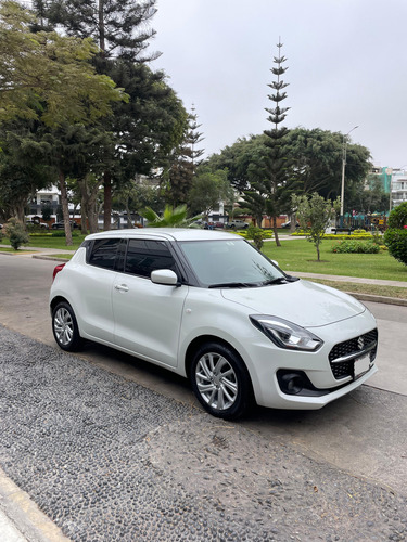 Suzuki Swift Hybrido Gl1.2 Mecanico 2024 10000 Km