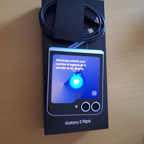 Samsung Galaxy Z Flip6 (Usado)
