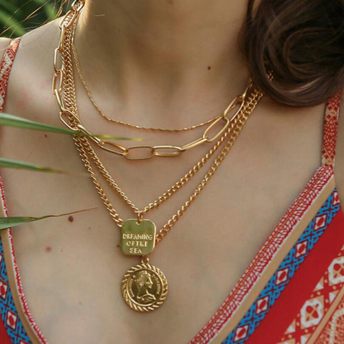 Collar En Forma De S Con Colgante Retro En Forma De Moneda D