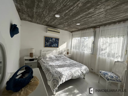 Alquiler De Casa De 3 Dormitorios En Balneario Buenos Aires Anual Cochera Para 4 Autos, Parrillero Techado, Jardín.