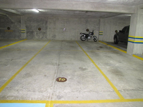 Cur Apartamento En Venta En Campo Alegre 24-25437 Yg