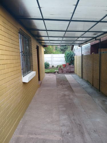 Casa De Un Piso Aislada, 3 Dormitorios Closets, 2 Baño, Ampl