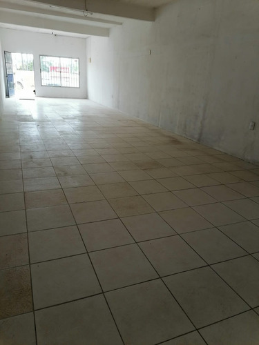 Sobre Av. Giannattasio Local Comercial 50 M2 Alquiler