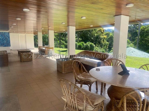 Baja De Precio En Venta ¡espectacular Casa En Valle Arriba Con Acceso A Campos De Golf! Alfonso 25-7912