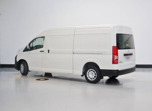 Toyota Hiace 2.8 Tdi Furgón 6at L2h2 3a 5p
