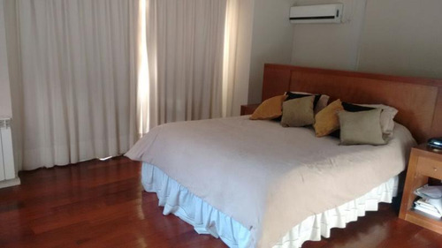 Casa En Venta, 330mts, 3 Dormitorios 261669