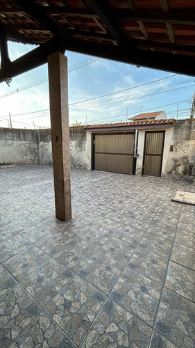 Casa 4 Quartos 2 Banheiros 250m2
