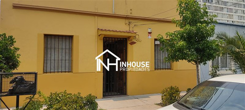 Casa En Venta De 4 Dorm. En Independencia