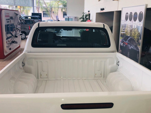 Toyota Hilux Sr 4x2 M/t Abril 2021
