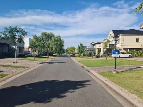 Imagen 10 de 24 de Venta Terreno Barrio Cerrado San Benito Complejo Villanueva