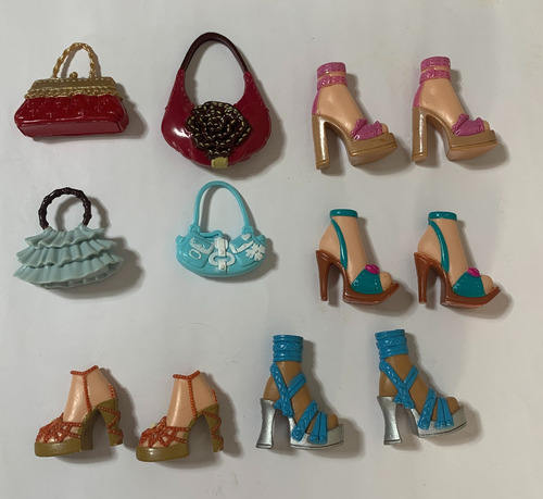 My Scene Lote Con Zapatos Y Bolsas Chelsea Y Barbie (Usado)