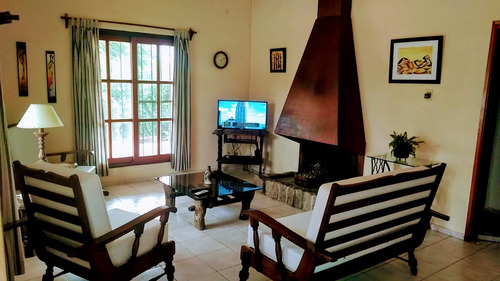 Alquilo A Una Cuadra Del Mar(direct Tv Y Aire Acondicionado)