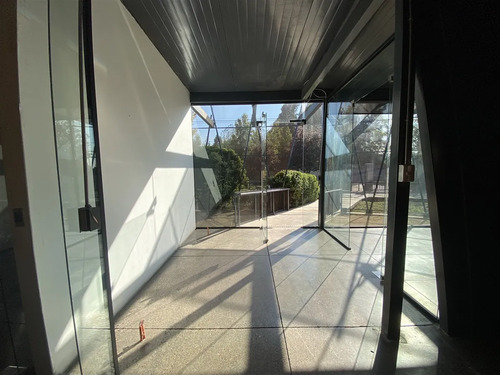 Moderna Oficina En Venta En Chicureo 